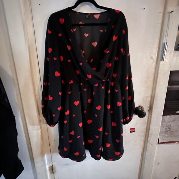 Silky open low cut, long sleeve heart mini dress. Never worn. - Picture 3 of 3